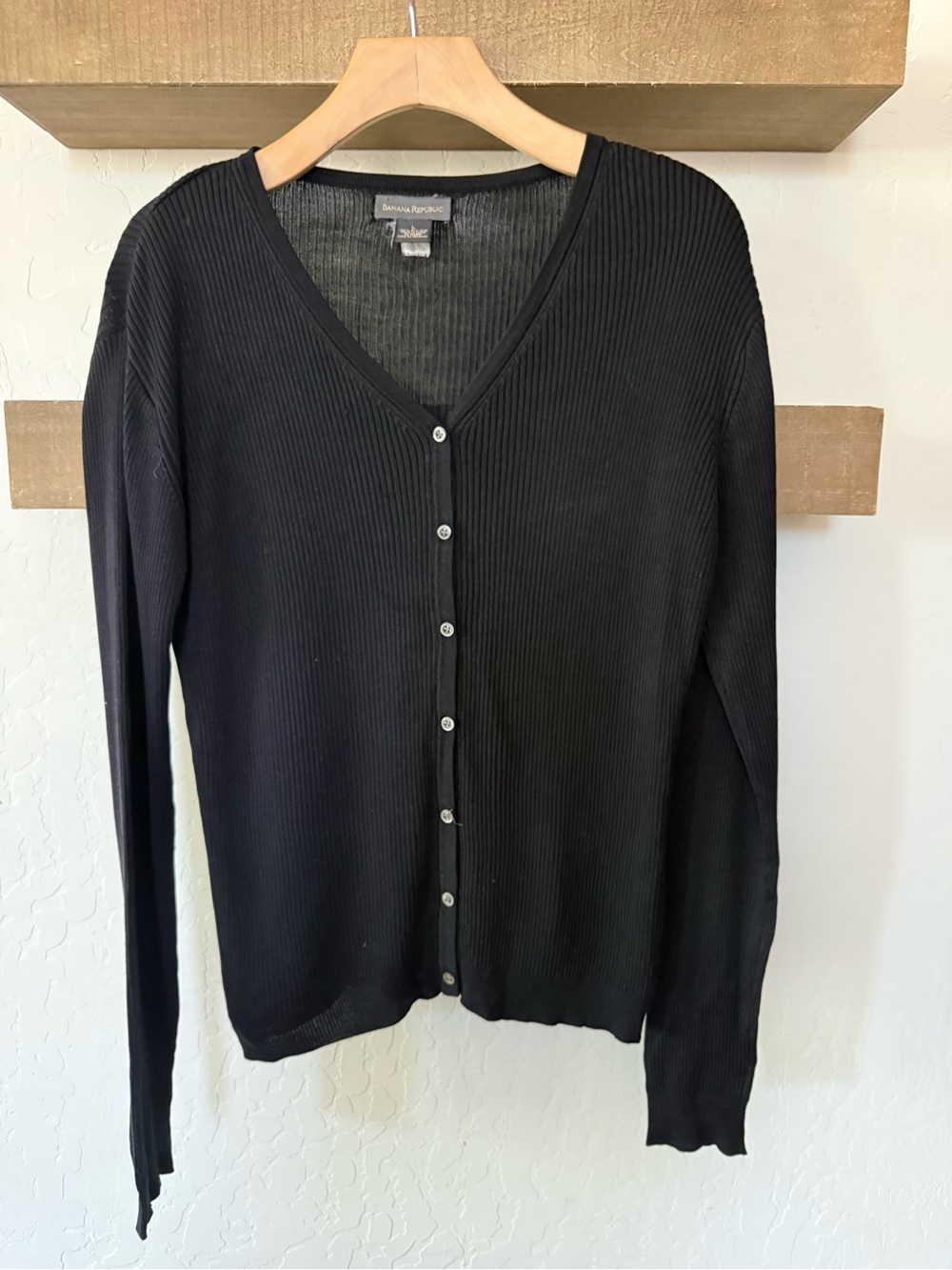 Banana Republic|100% Silk Black Ribbed V-Neck Button front Cardigan Sweater•••L